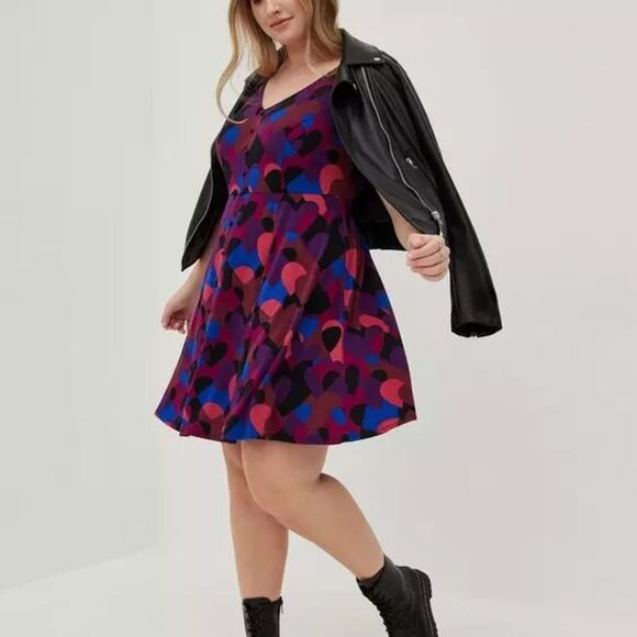 Multi Heart Flutter Mini Dress | Studio Knit V-Neck Button Front Size 2 - Picture 2 of 5